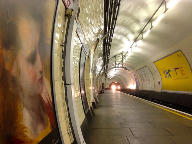 Holland park Underground Station 2016